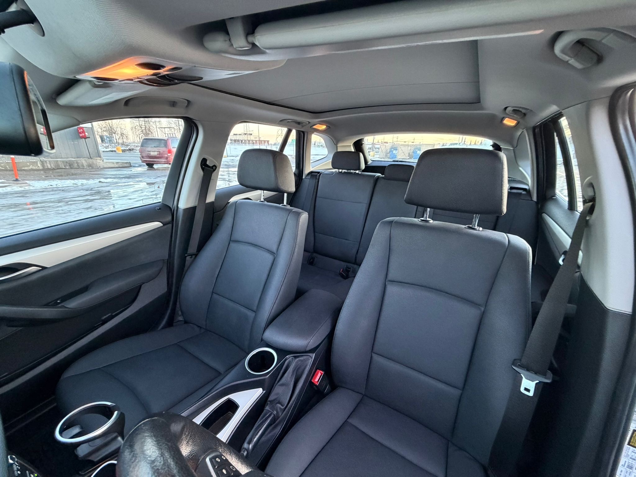 
								2013 BMW X1 xDrive AWD • TURBO • MECHANIC CERTIFIED full									